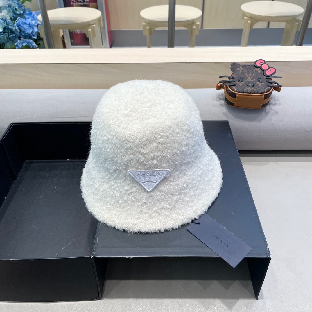 普拉达Prada韩版羊羔毛绒加厚保暖渔夫帽子女百搭气质复古休闲秋冬季高级盆帽