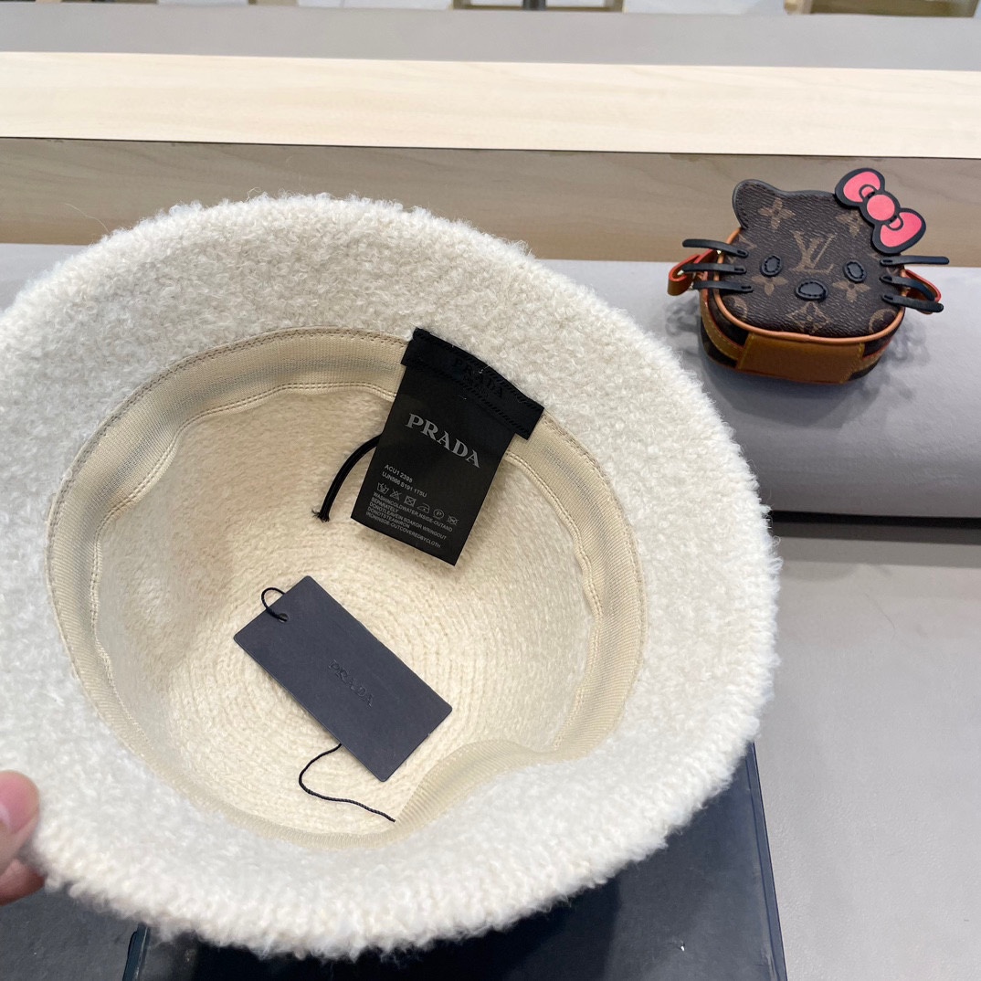 普拉达Prada韩版羊羔毛绒加厚保暖渔夫帽子女百搭气质复古休闲秋冬季高级盆帽