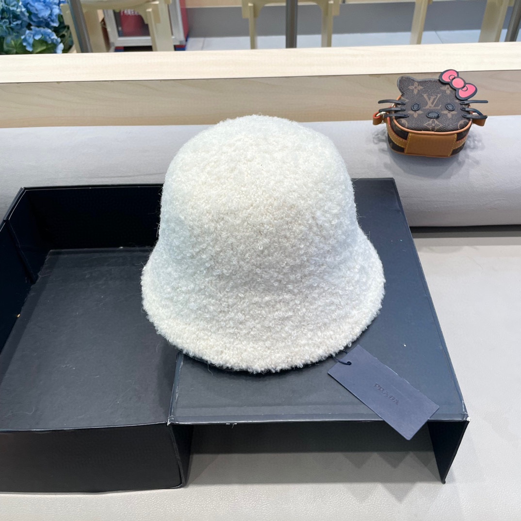 普拉达Prada韩版羊羔毛绒加厚保暖渔夫帽子女百搭气质复古休闲秋冬季高级盆帽