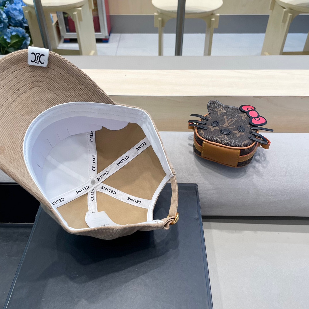 CELINE 塞琳 新款 🆕 棒球帽 🧢 原单棒球帽 🧢原版1.1复刻 （对比 🆚 市场通货 logo比