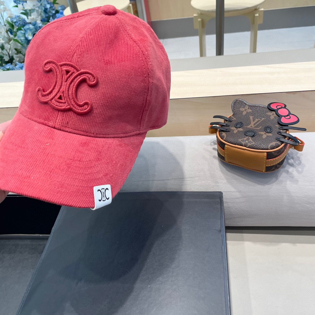 CELINE 塞琳 新款 🆕 棒球帽 🧢 原单棒球帽 🧢原版1.1复刻 （对比 🆚 市场通货 logo比