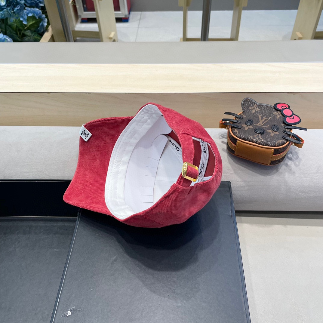 CELINE 塞琳 新款 🆕 棒球帽 🧢 原单棒球帽 🧢原版1.1复刻 （对比 🆚 市场通货 logo比
