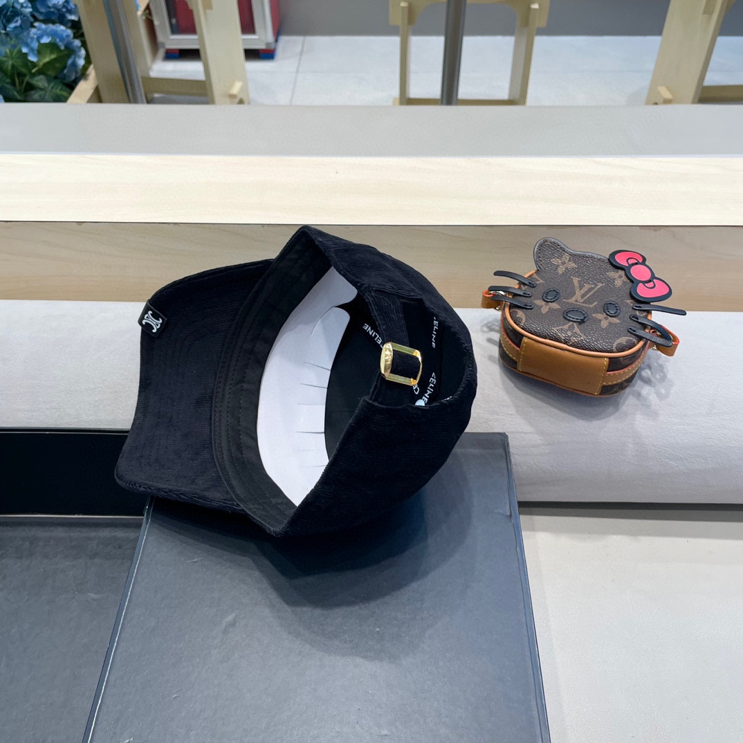 CELINE 塞琳 新款 🆕 棒球帽 🧢 原单棒球帽 🧢原版1.1复刻 （对比 🆚 市场通货 logo比