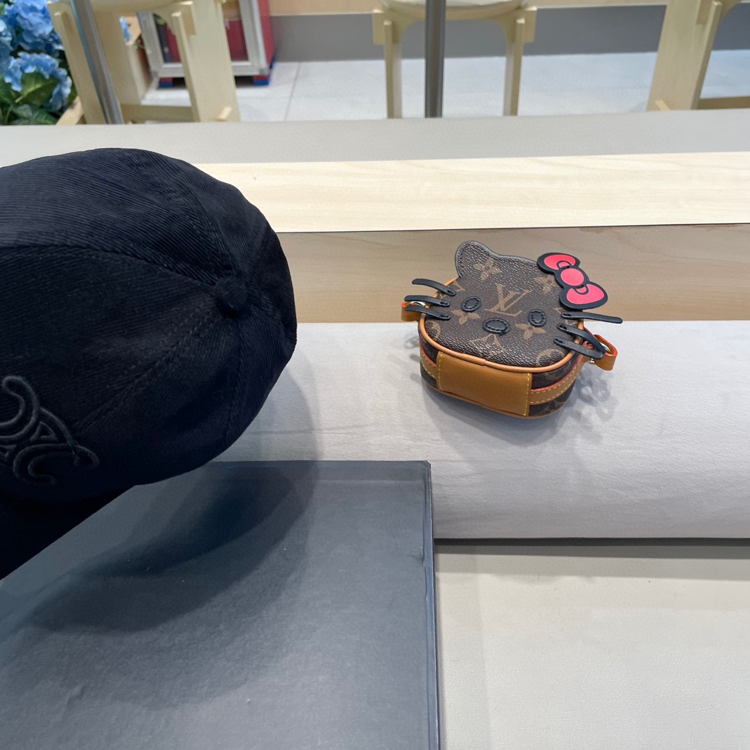 CELINE 塞琳 新款 🆕 棒球帽 🧢 原单棒球帽 🧢原版1.1复刻 （对比 🆚 市场通货 logo比