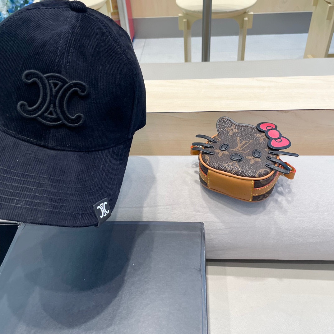 CELINE 塞琳 新款 🆕 棒球帽 🧢 原单棒球帽 🧢原版1.1复刻 （对比 🆚 市场通货 logo比