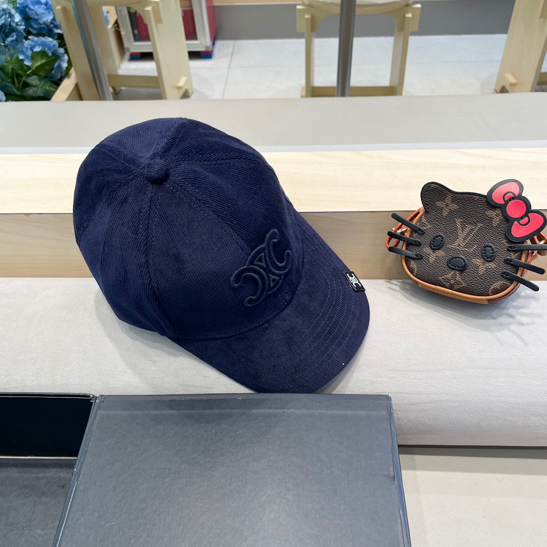 CELINE 塞琳 新款 🆕 棒球帽 🧢 原单棒球帽 🧢原版1.1复刻 （对比 🆚 市场通货 logo比