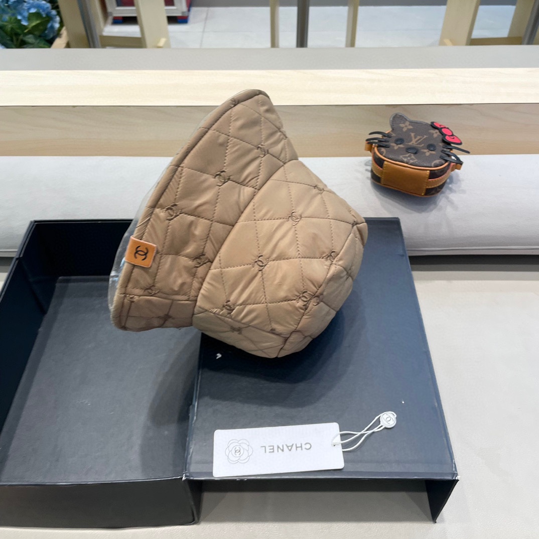 Chanel 超轻羽绒棉菱格渔夫帽保暖男女秋冬情侣时尚显脸小盆帽韩版百搭帽