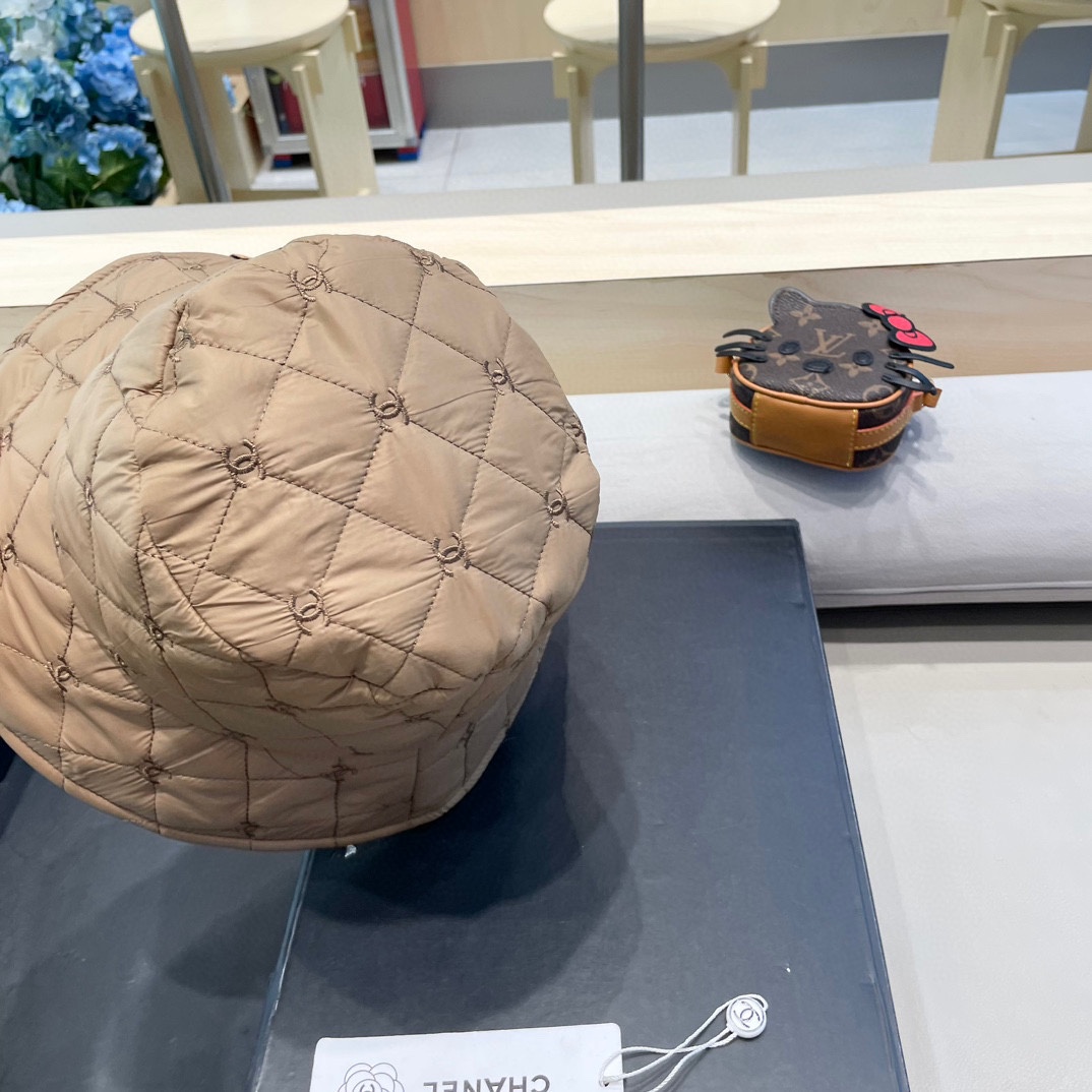 Chanel 超轻羽绒棉菱格渔夫帽保暖男女秋冬情侣时尚显脸小盆帽韩版百搭帽