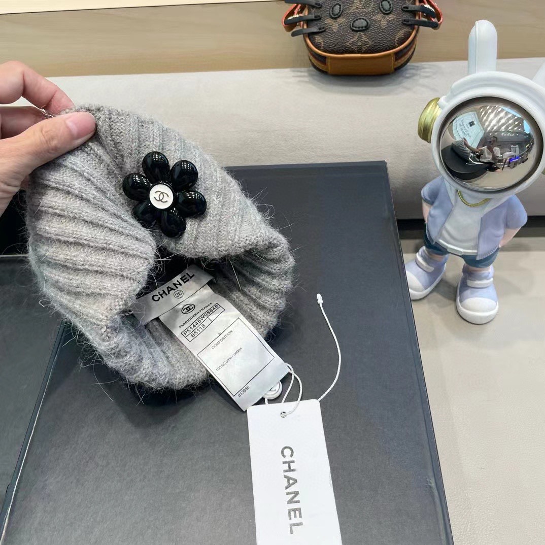 Chanel 韩国东大门代购秋冬ins潮兔毛保暖卷边针织帽休闲字母毛线帽