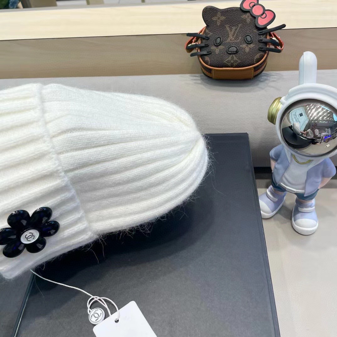 Chanel 韩国东大门代购秋冬ins潮兔毛保暖卷边针织帽休闲字母毛线帽