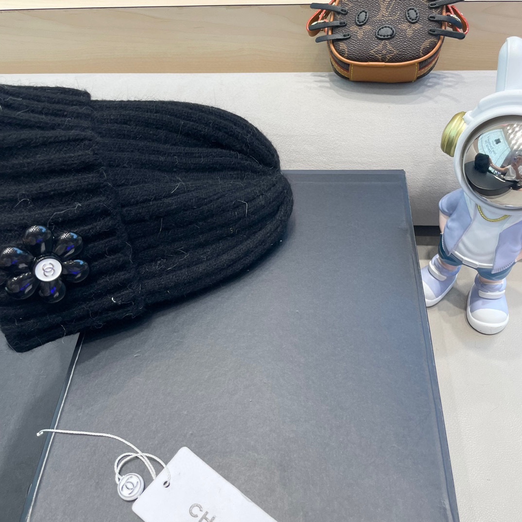 Chanel 韩国东大门代购秋冬ins潮兔毛保暖卷边针织帽休闲字母毛线帽