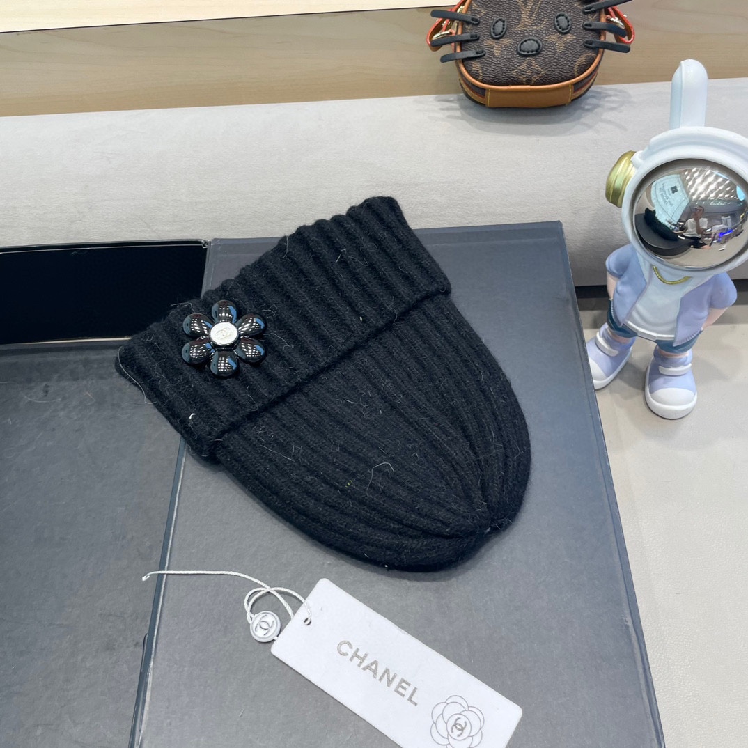 Chanel 韩国东大门代购秋冬ins潮兔毛保暖卷边针织帽休闲字母毛线帽