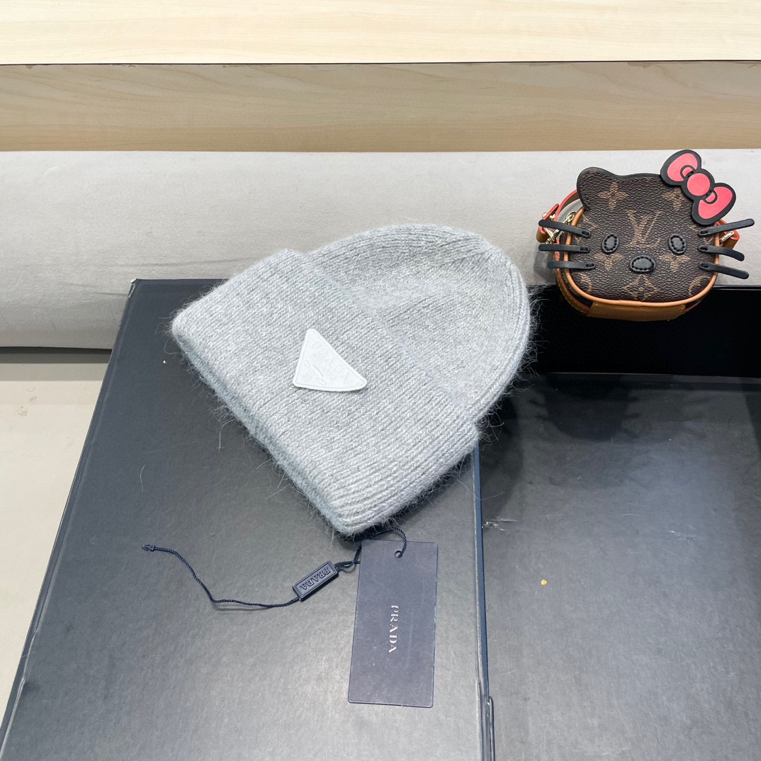 【PRADA普拉达】2024秋冬新款针织毛线帽，大牌系列，轻奢感满满.冬天出街必备