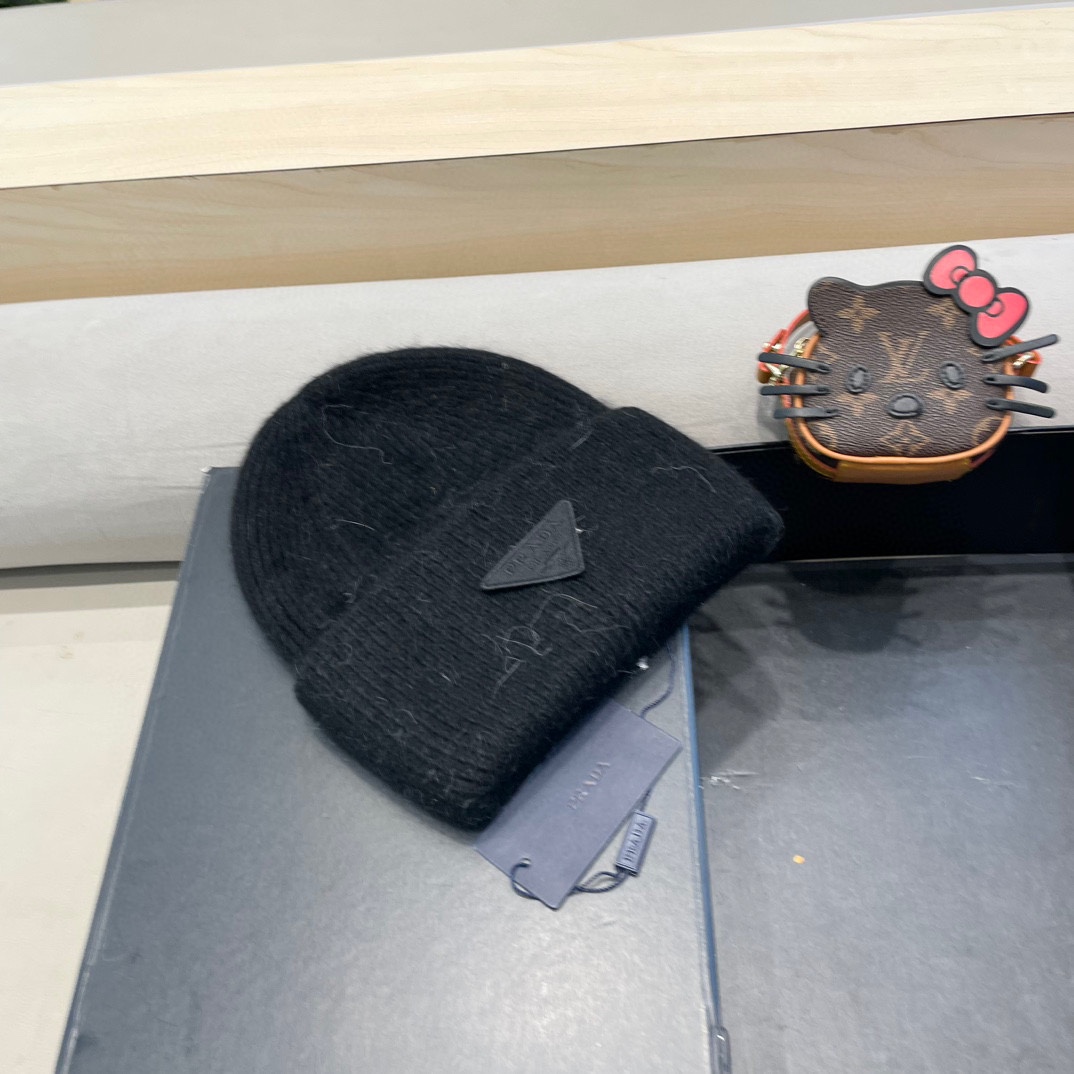 【PRADA普拉达】2024秋冬新款针织毛线帽，大牌系列，轻奢感满满.冬天出街必备