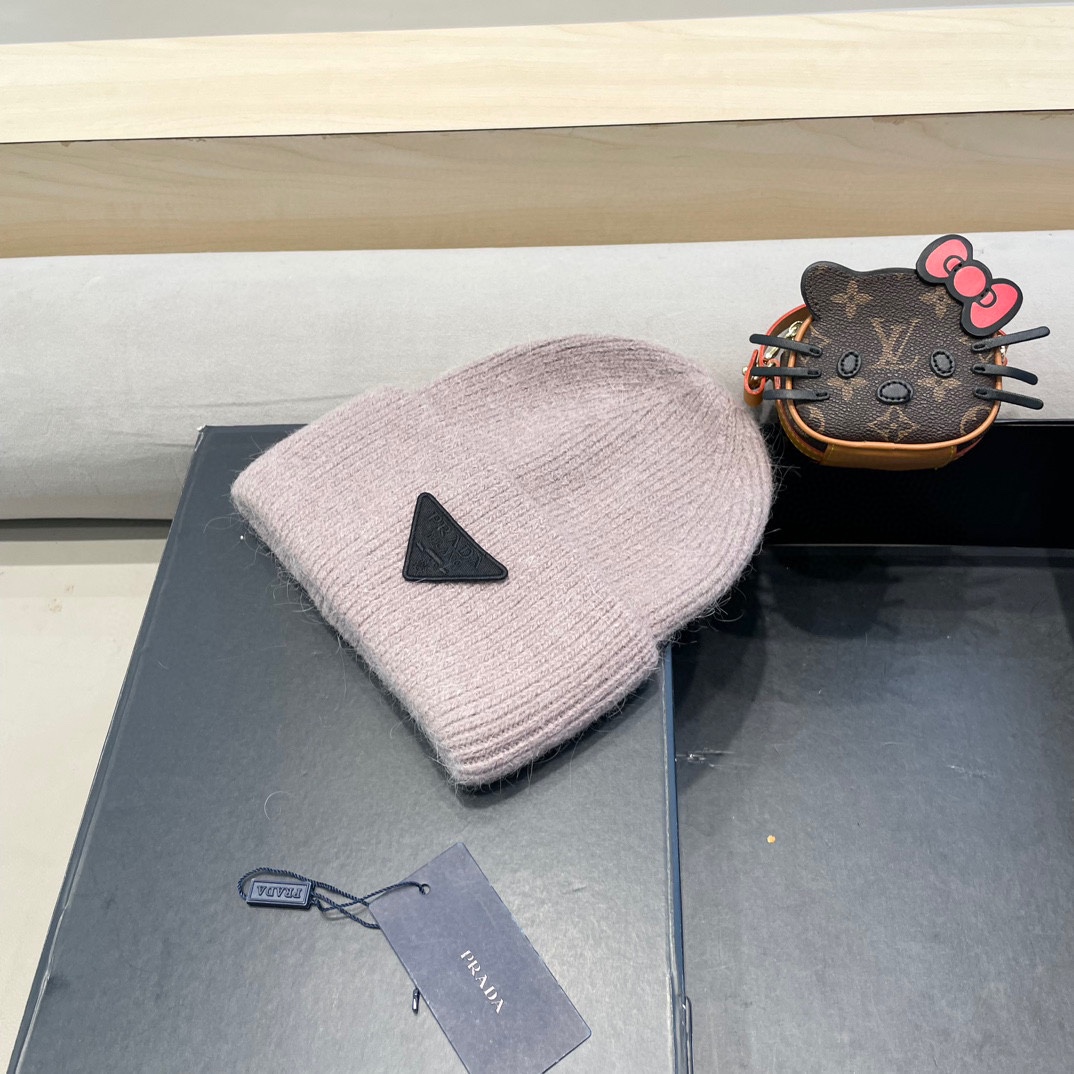 【PRADA普拉达】2024秋冬新款针织毛线帽，大牌系列，轻奢感满满.冬天出街必备