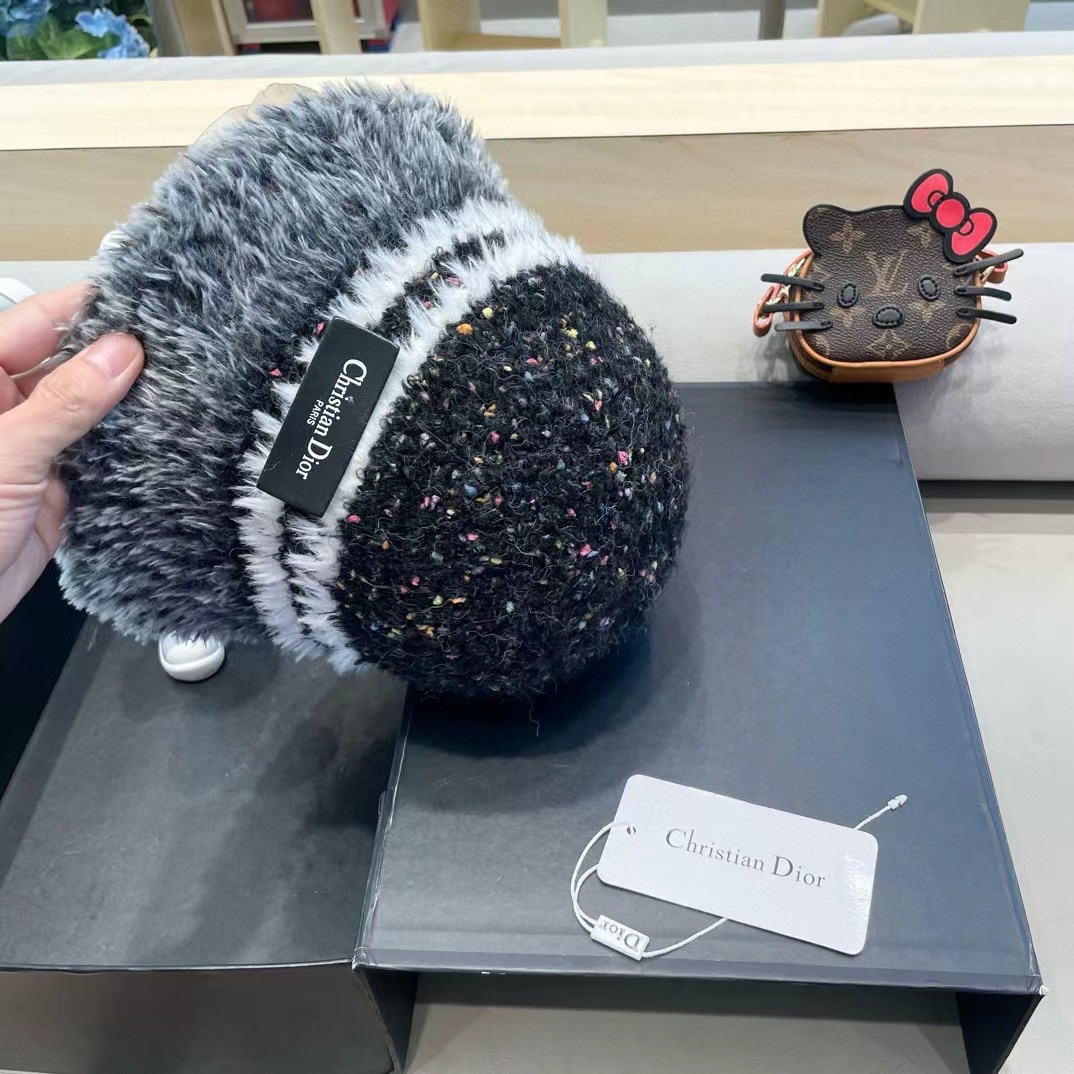 Dior网红毛绒加厚渔夫帽女百搭韩版秋冬盆帽保暖时尚彩色水桶帽显脸小