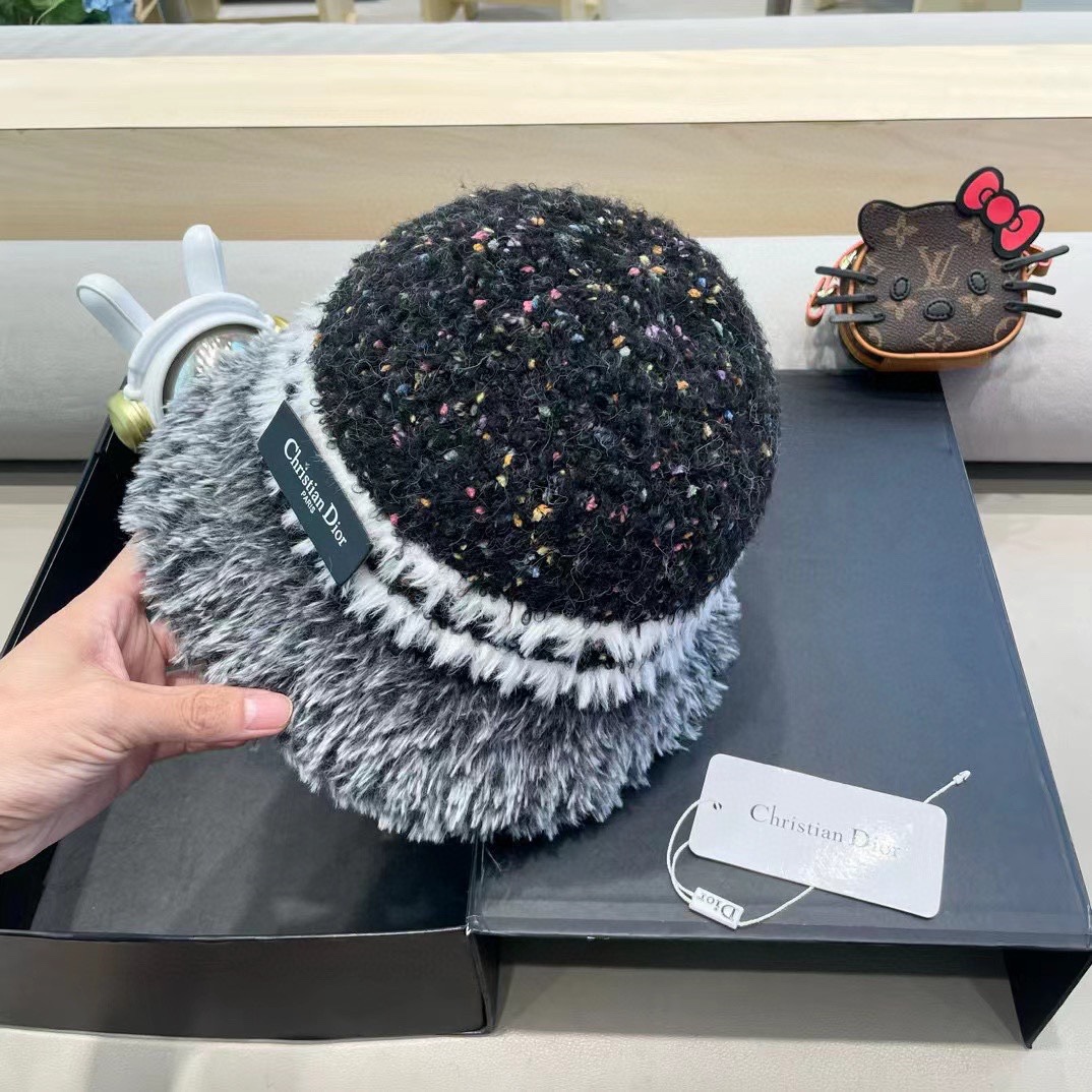 Dior网红毛绒加厚渔夫帽女百搭韩版秋冬盆帽保暖时尚彩色水桶帽显脸小