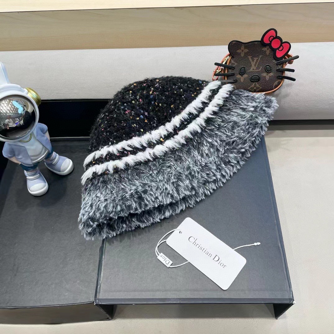 Dior网红毛绒加厚渔夫帽女百搭韩版秋冬盆帽保暖时尚彩色水桶帽显脸小