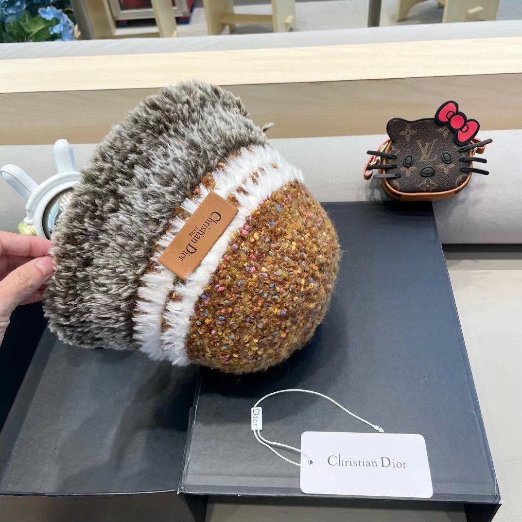 Dior网红毛绒加厚渔夫帽女百搭韩版秋冬盆帽保暖时尚彩色水桶帽显脸小