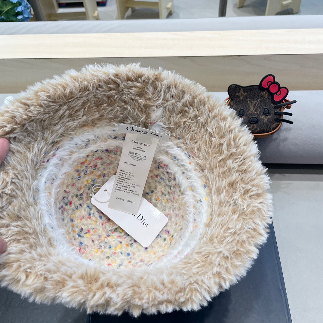 Dior网红毛绒加厚渔夫帽女百搭韩版秋冬盆帽保暖时尚彩色水桶帽显脸小
