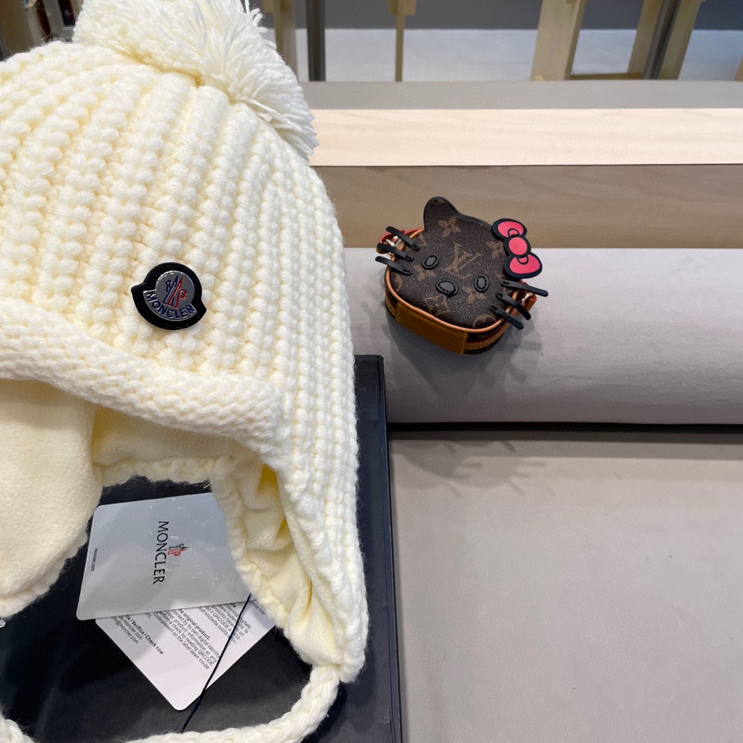 moncler雷锋帽子女秋冬季骑行韩版百搭显脸小休闲贴布保暖绑带护耳毛线帽