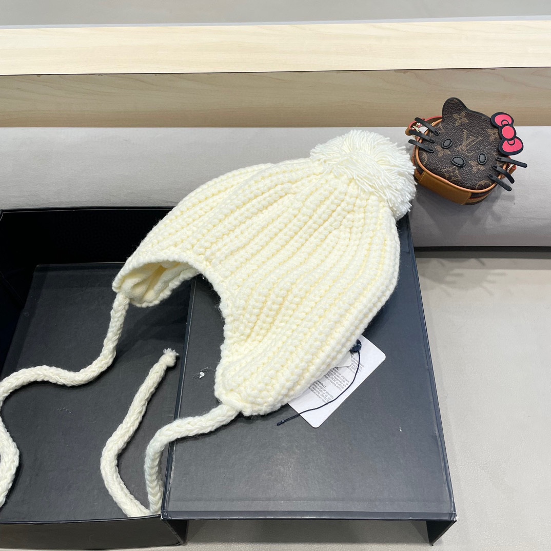 moncler雷锋帽子女秋冬季骑行韩版百搭显脸小休闲贴布保暖绑带护耳毛线帽