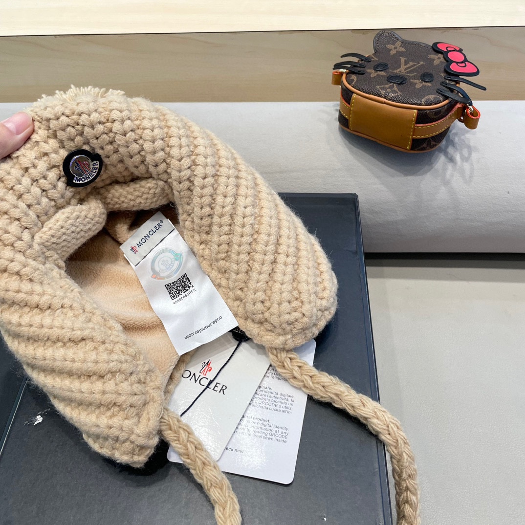 moncler雷锋帽子女秋冬季骑行韩版百搭显脸小休闲贴布保暖绑带护耳毛线帽