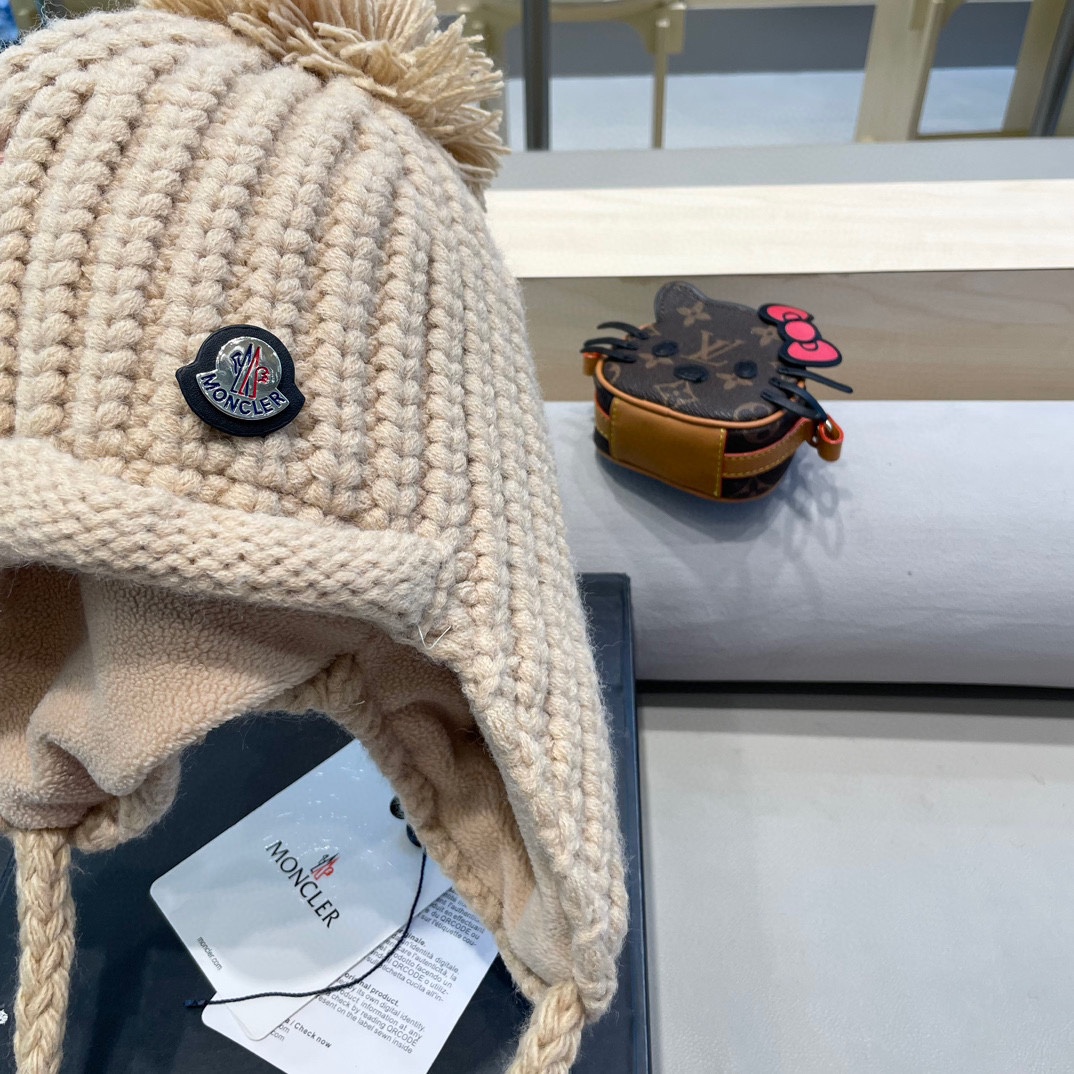 moncler雷锋帽子女秋冬季骑行韩版百搭显脸小休闲贴布保暖绑带护耳毛线帽