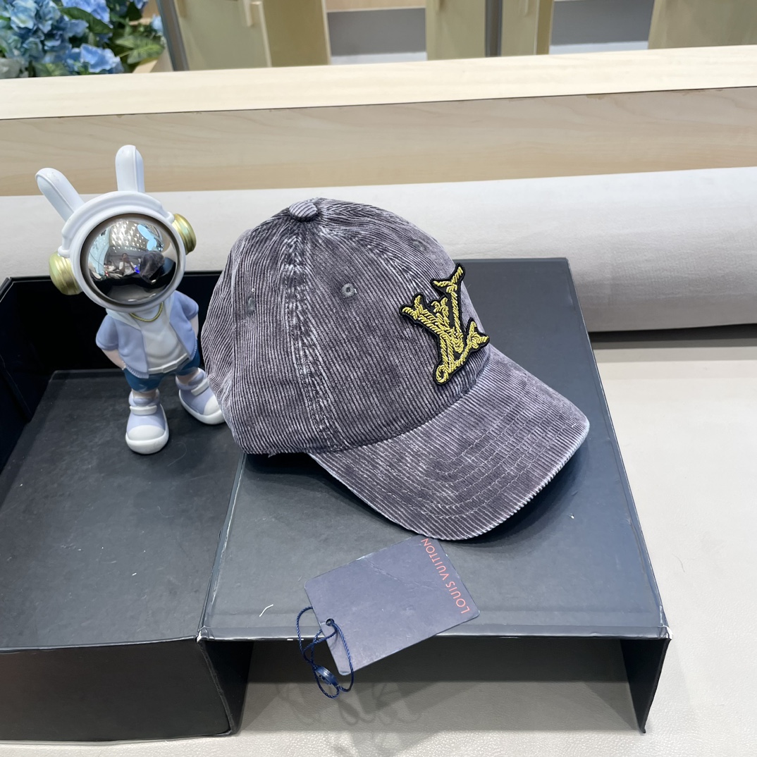 LV路易威登高版本专柜爆款灯芯绒棒球帽 重工打造♥️高端大气，百搭款🤗男女通用！