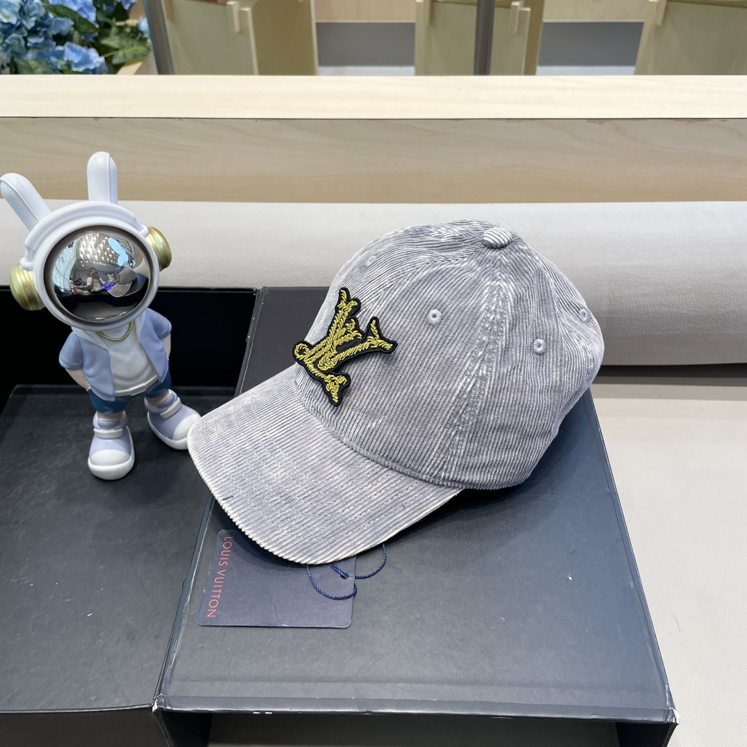 LV路易威登高版本专柜爆款灯芯绒棒球帽 重工打造♥️高端大气，百搭款🤗男女通用！