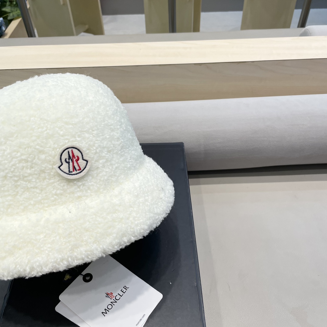 moncler高品质加厚软糯羊羔毛绒渔夫帽子女秋冬百搭保暖水桶帽显脸小盆帽