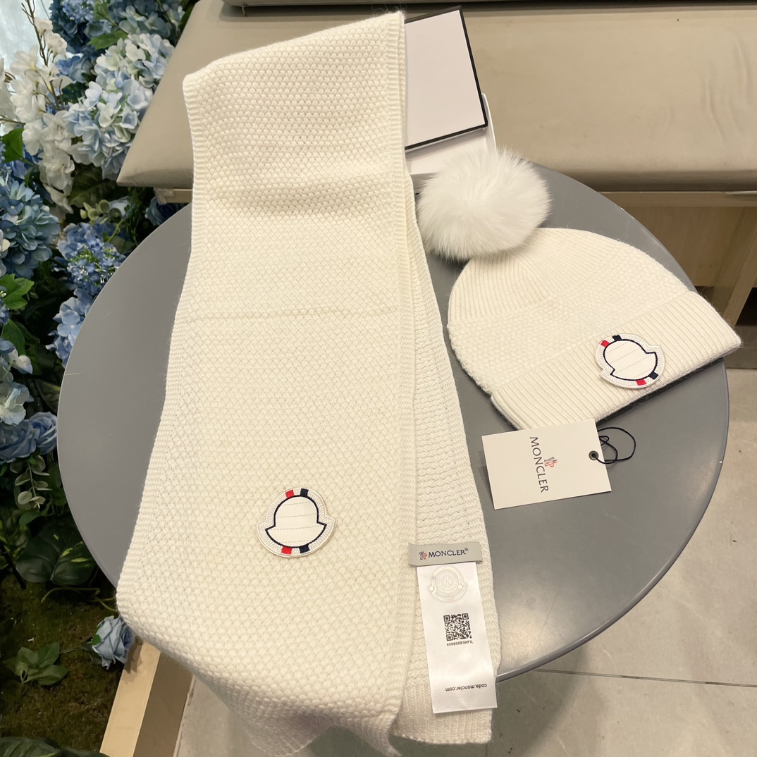 蒙口。【羊毛套装帽子-帽子➕围巾】经典套装帽子！成分：70%羊毛➕30%兔毛。暖暖哒超级舒服～冬日小姐姐