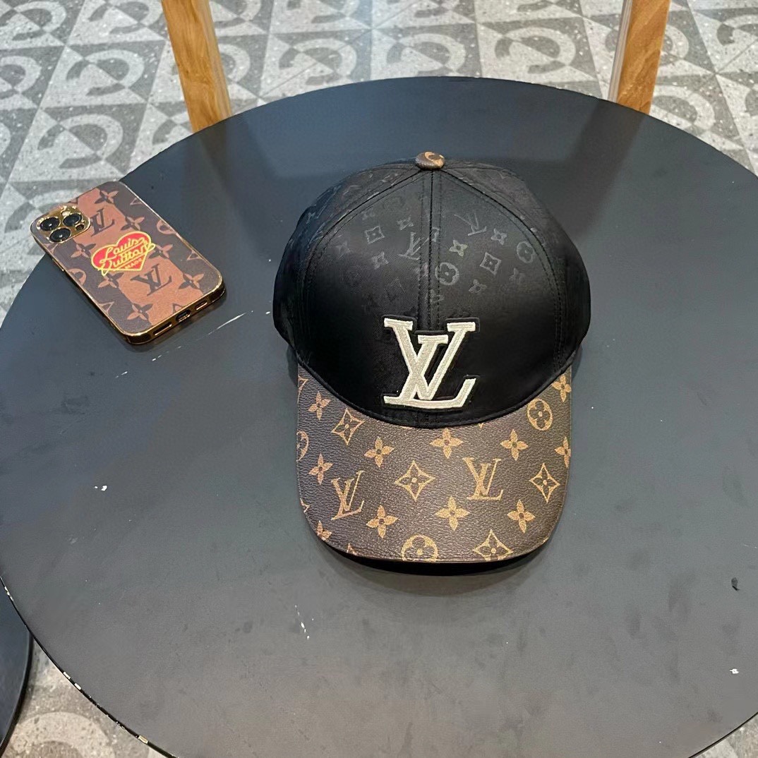   新款出货LV(路易威登)新款原单棒球帽专柜11开模订制，精细刺绣！质量超赞，基础头围56，贴片可调节