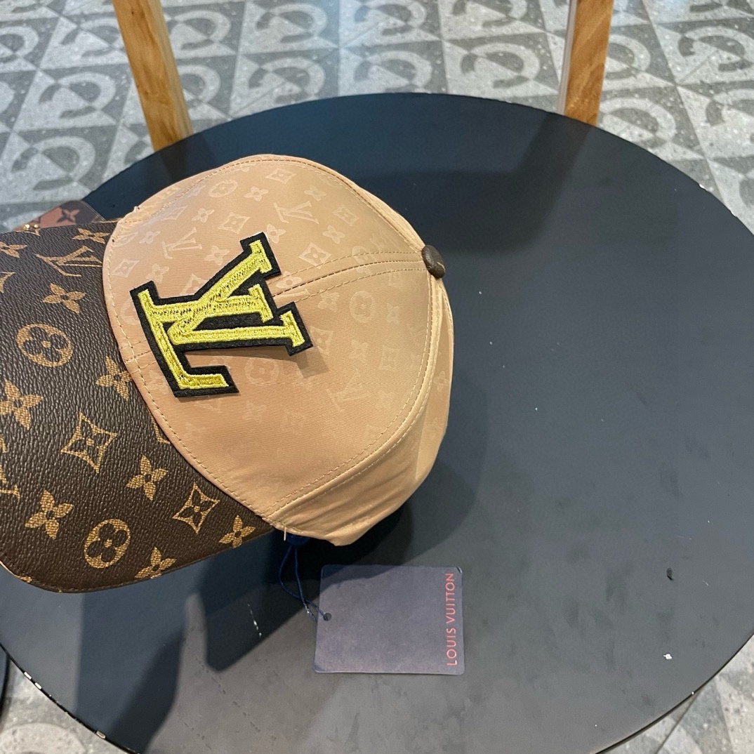   新款出货LV(路易威登)新款原单棒球帽专柜11开模订制，精细刺绣！质量超赞，基础头围56，贴片可调节