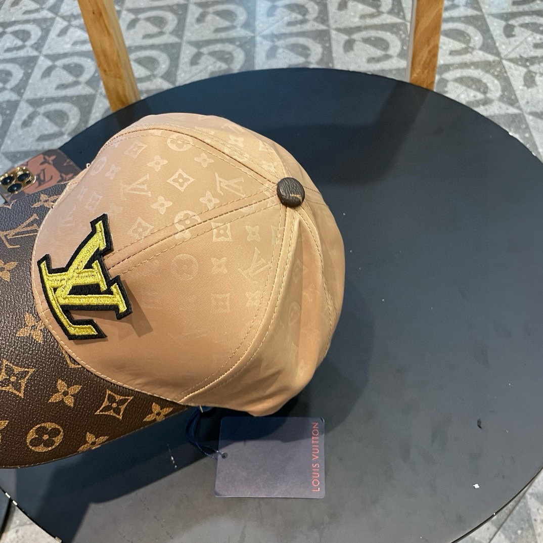   新款出货LV(路易威登)新款原单棒球帽专柜11开模订制，精细刺绣！质量超赞，基础头围56，贴片可调节