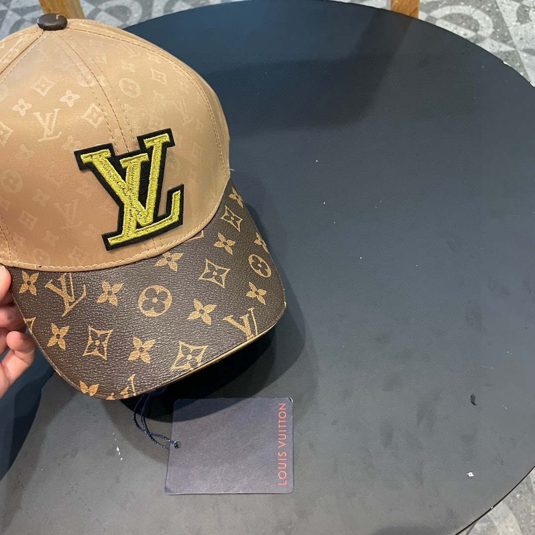   新款出货LV(路易威登)新款原单棒球帽专柜11开模订制，精细刺绣！质量超赞，基础头围56，贴片可调节