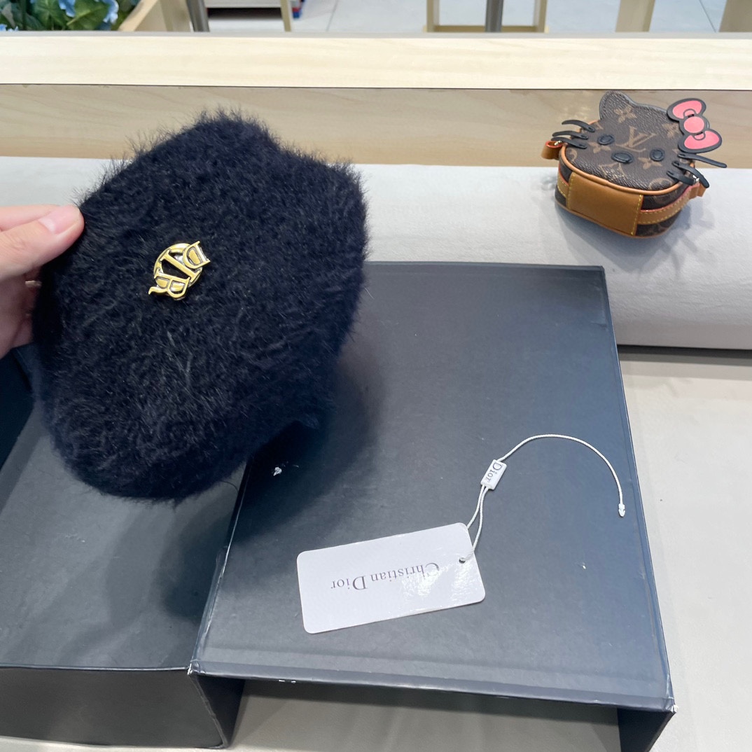 Dior迪奥贝雷帽子女秋冬日系显脸小画家帽潮2024新款冬季大头围黑色报童帽