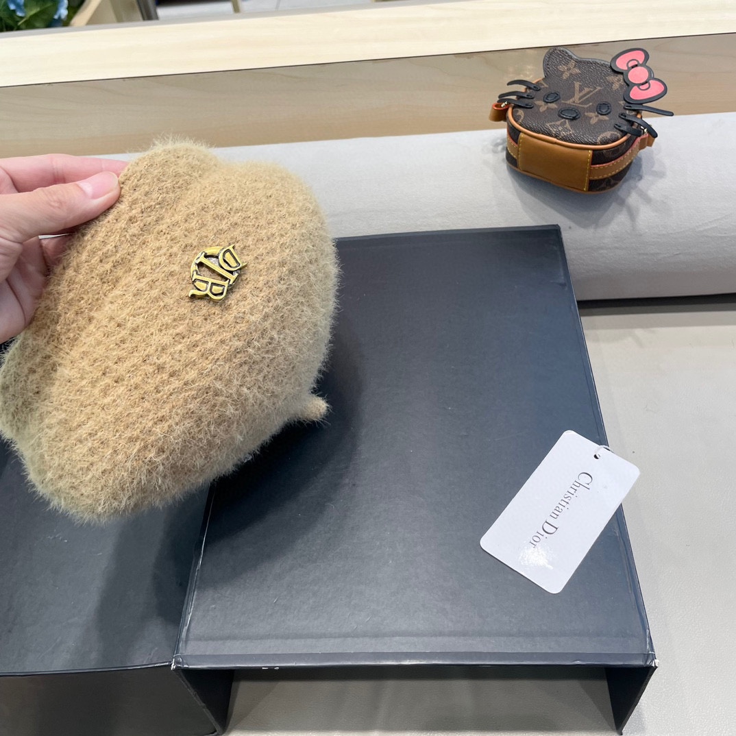 Dior迪奥贝雷帽子女秋冬日系显脸小画家帽潮2024新款冬季大头围黑色报童帽