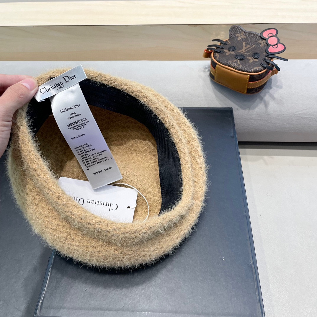 Dior迪奥贝雷帽子女秋冬日系显脸小画家帽潮2024新款冬季大头围黑色报童帽