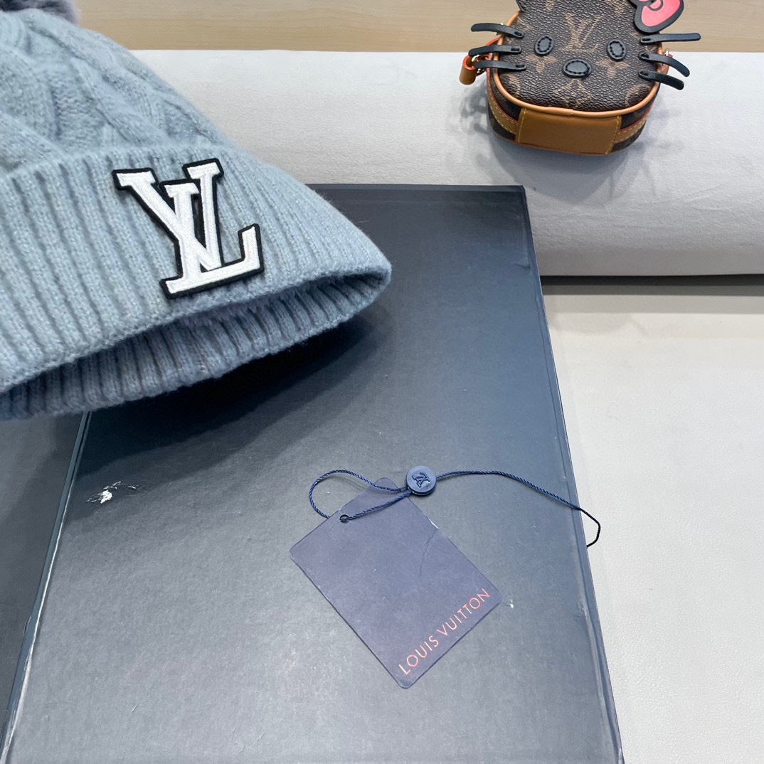 罗路易威登帽子女秋冬季韩版ins网红纯色麻花毛线帽加绒保暖针织帽护耳百搭