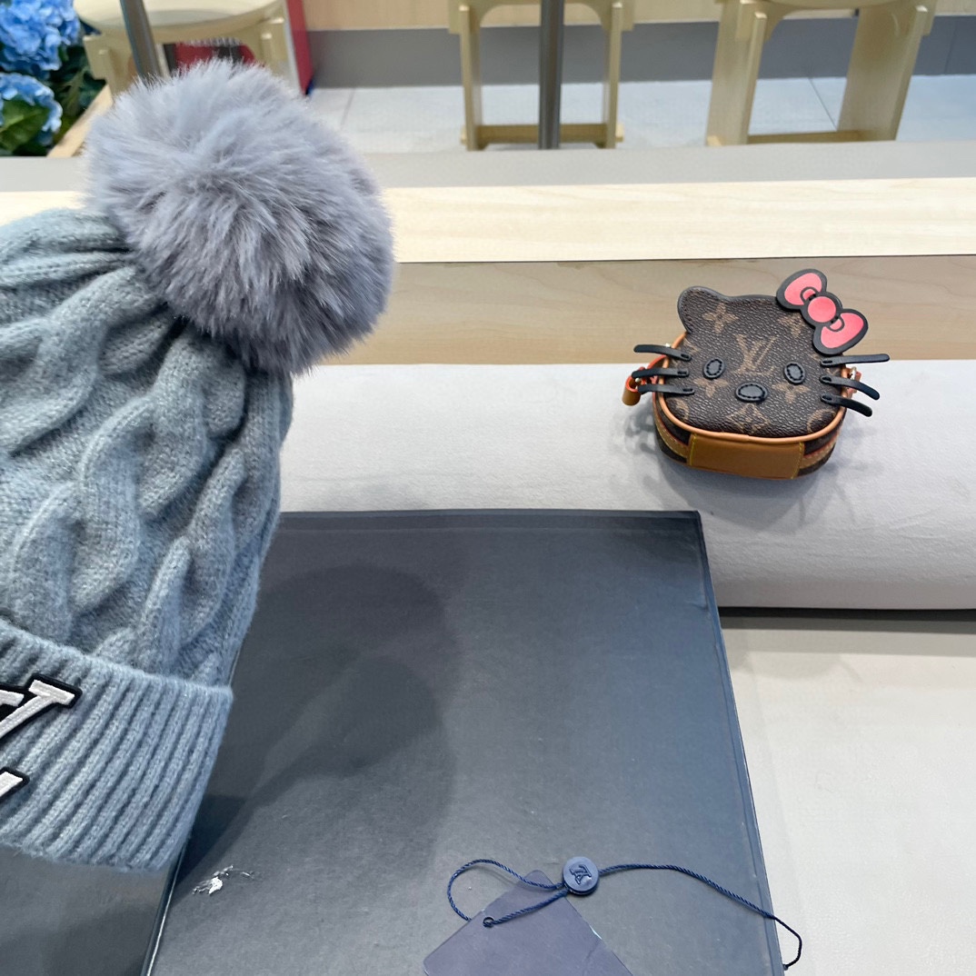 罗路易威登帽子女秋冬季韩版ins网红纯色麻花毛线帽加绒保暖针织帽护耳百搭