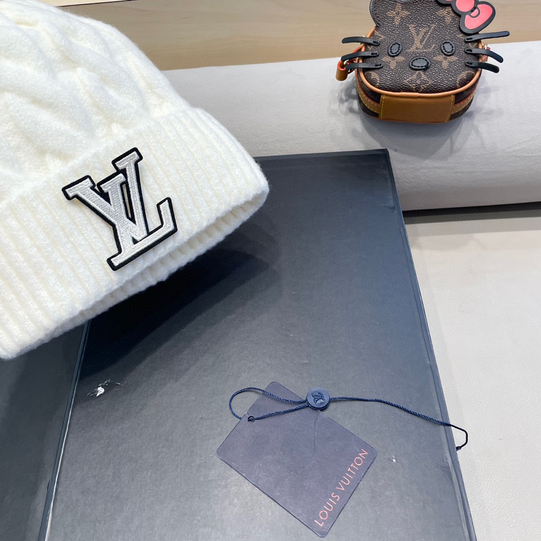 罗路易威登帽子女秋冬季韩版ins网红纯色麻花毛线帽加绒保暖针织帽护耳百搭