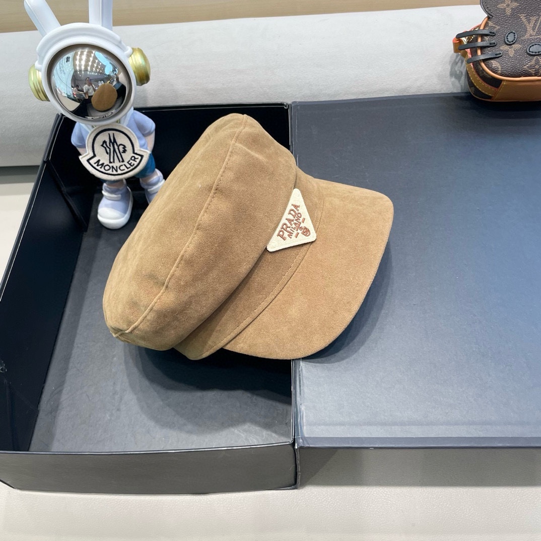 Prada普拉达英伦风复古字母帽子新冬季女式百搭潮流时尚平顶帽减龄搭配纯色