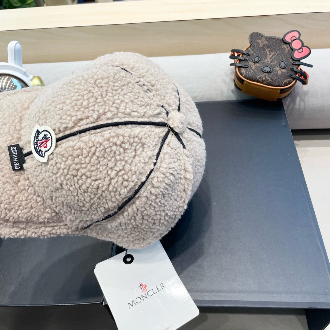moncler版高端百搭帽子女秋冬羊羔毛纯色保暖棒球帽时尚潮款鸭舌帽男