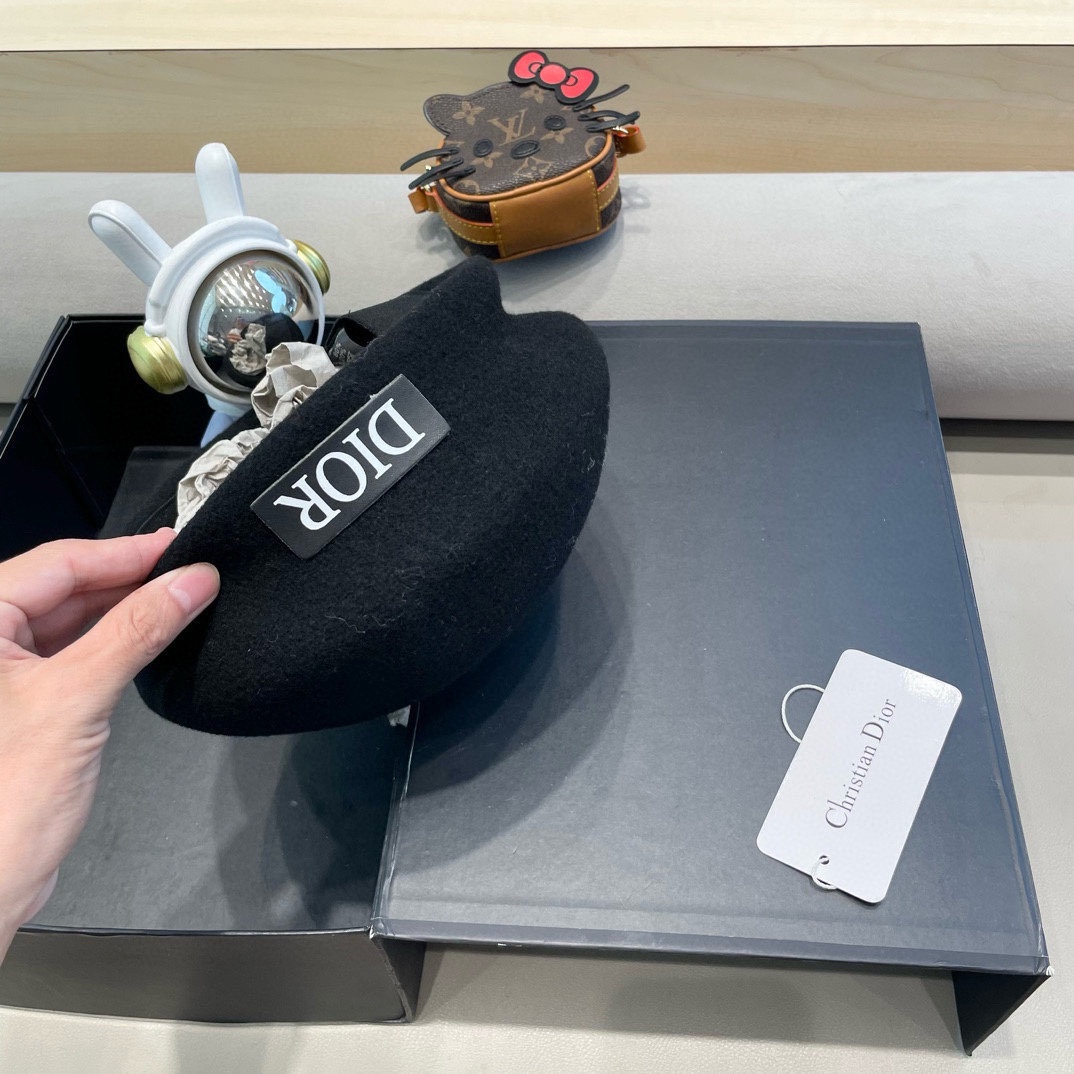 Dior韩国毛呢复古贝雷帽女秋冬百搭ins小众气质平顶画家帽时尚报童帽