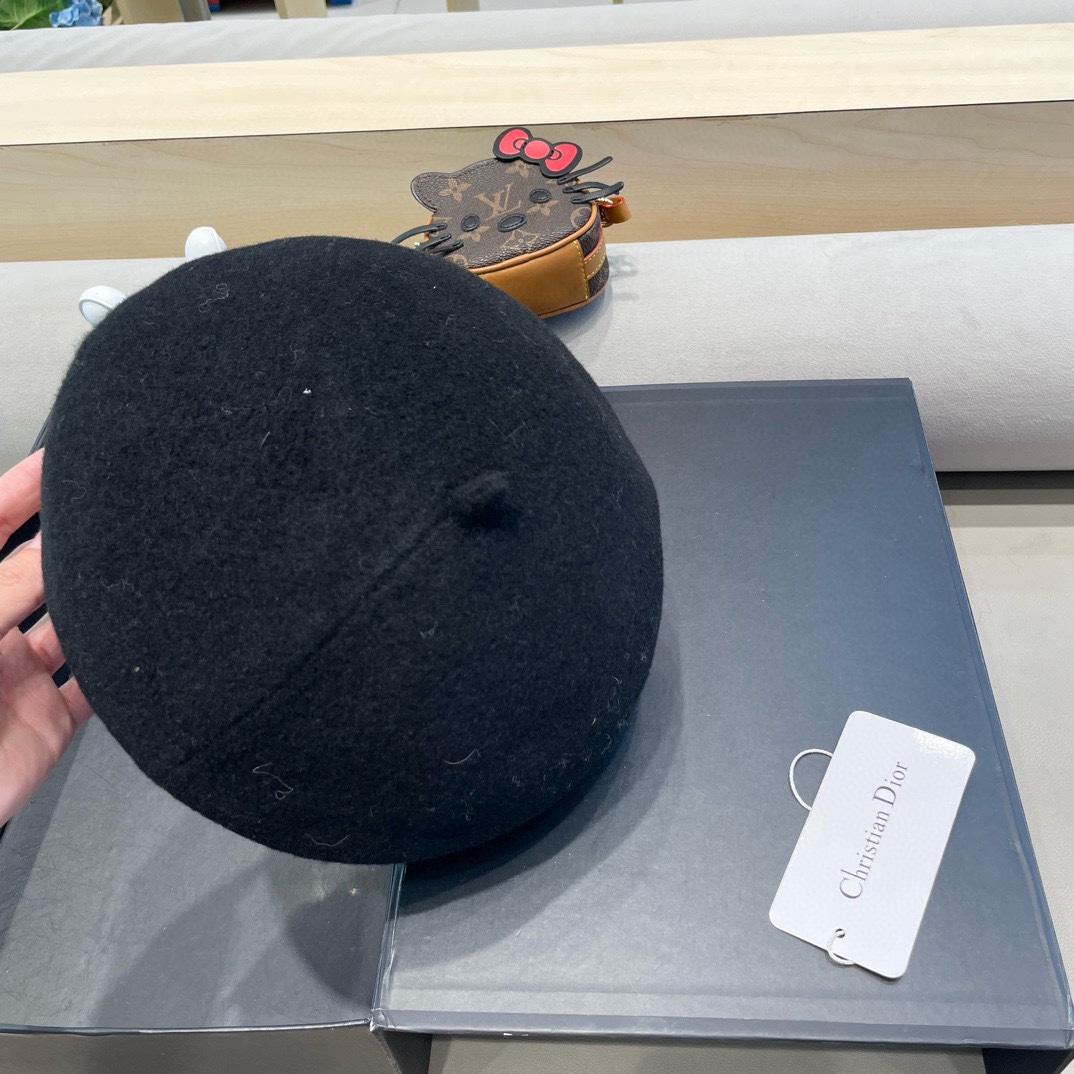 Dior韩国毛呢复古贝雷帽女秋冬百搭ins小众气质平顶画家帽时尚报童帽