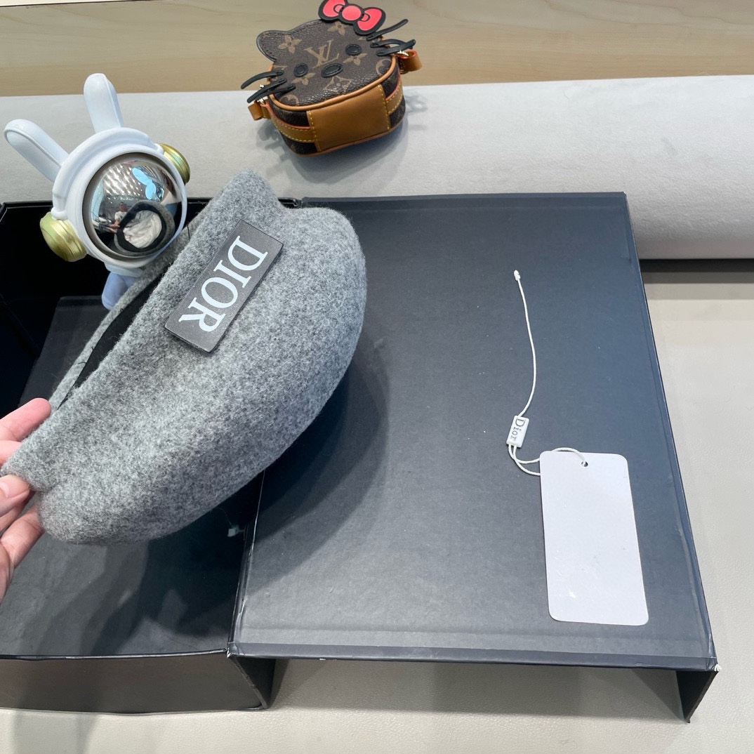 Dior韩国毛呢复古贝雷帽女秋冬百搭ins小众气质平顶画家帽时尚报童帽