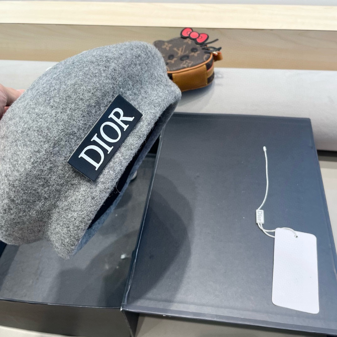 Dior韩国毛呢复古贝雷帽女秋冬百搭ins小众气质平顶画家帽时尚报童帽