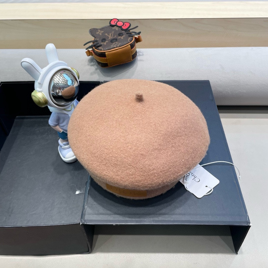 NO:366285,Dior Korean wool retro beret women autumn and winter versatile ins niche temperament flat top painter hat fashion newspaper baby hat fisherman hat baseball hat knit hat, hat, dior, espadrilles, hatsDior韩国毛呢复古贝雷帽女秋冬百搭ins小众气质平顶画家帽时尚报童帽帽子渔夫帽棒球帽针织帽,帽子,dior,espadrilles,hats,hat