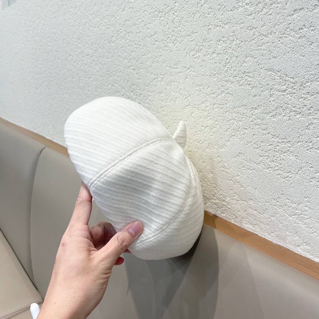 Prada普拉达帽子女复古时尚黑色贝雷帽春秋潮流纯色画家帽日系百搭南瓜帽女冬